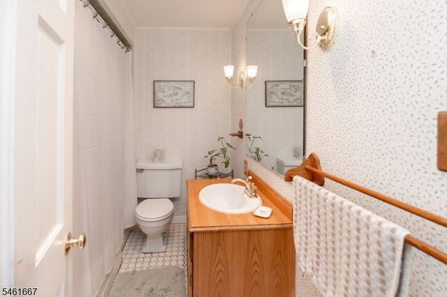 4 Emmet Roche Dr, Montville Twp., NJ 07005