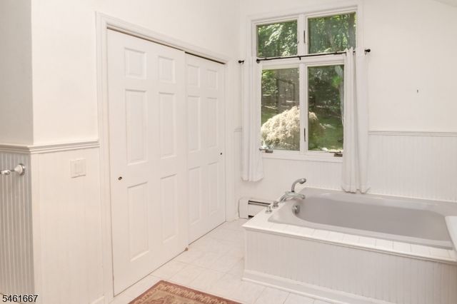 4 Emmet Roche Dr, Montville Twp., NJ 07005