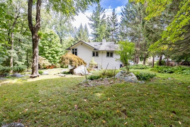 4 Emmet Roche Dr, Montville Twp., NJ 07005