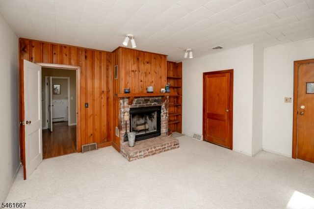 4 Emmet Roche Dr, Montville Twp., NJ 07005
