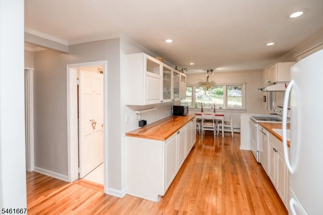 4 Emmet Roche Dr, Montville Twp., NJ 07005