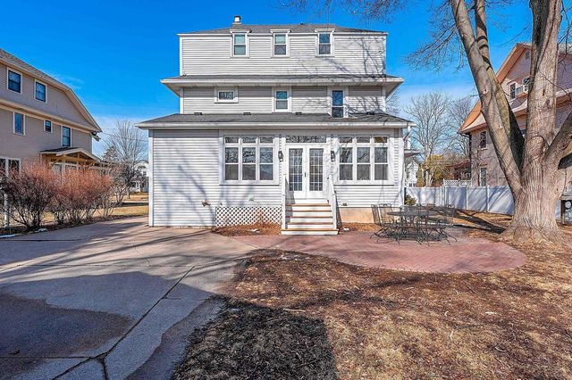 1225 WASHINGTON AVENUE, Oshkosh, WI 54901