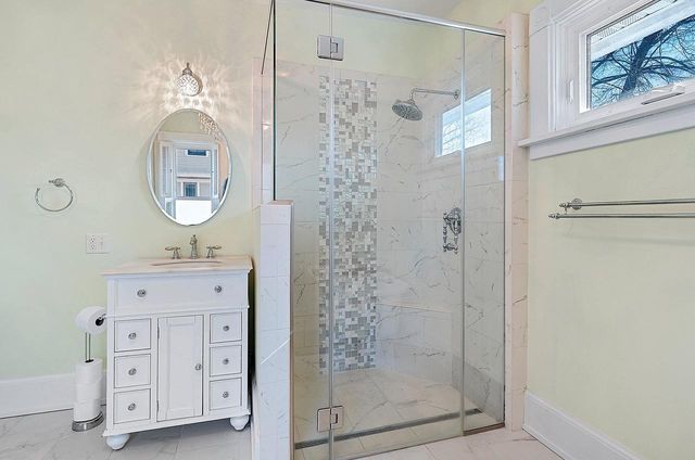 1225 WASHINGTON AVENUE, Oshkosh, WI 54901