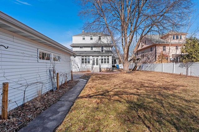 1225 WASHINGTON AVENUE, Oshkosh, WI 54901