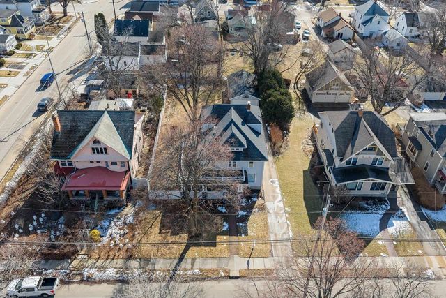 1225 WASHINGTON AVENUE, Oshkosh, WI 54901