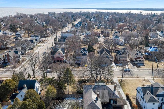 1225 WASHINGTON AVENUE, Oshkosh, WI 54901