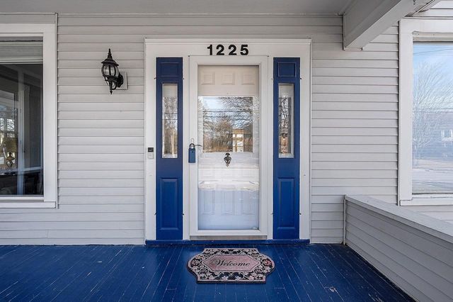 1225 WASHINGTON AVENUE, Oshkosh, WI 54901