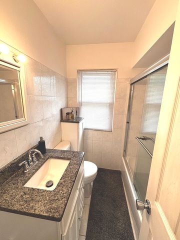 333 S YALE Avenue, Addison, IL 60101