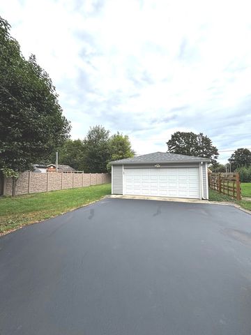 333 S YALE Avenue, Addison, IL 60101