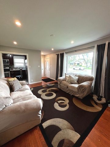 333 S YALE Avenue, Addison, IL 60101