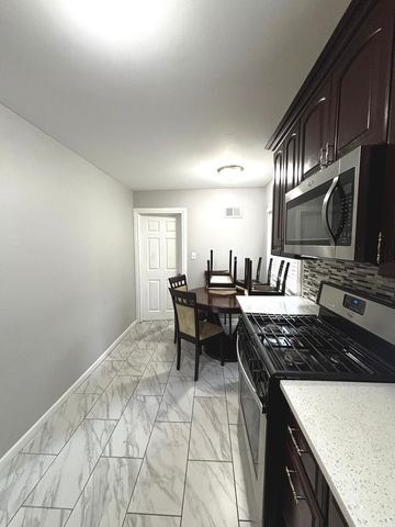 333 S YALE Avenue, Addison, IL 60101