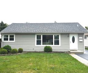 333 S YALE Avenue, Addison, IL 60101