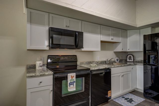 1210 N Third Avenue, Evansville, IN 47710