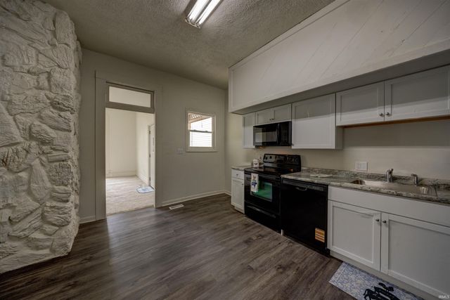1210 N Third Avenue, Evansville, IN 47710