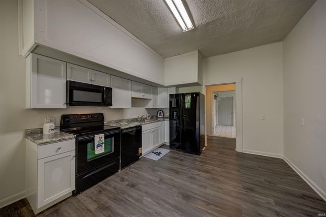 1210 N Third Avenue, Evansville, IN 47710