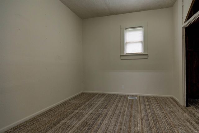 1210 N Third Avenue, Evansville, IN 47710