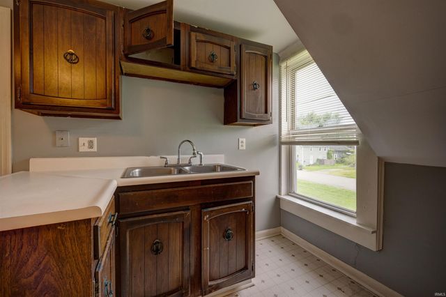 1210 N Third Avenue, Evansville, IN 47710