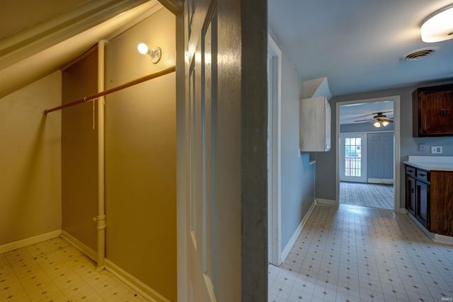 1210 N Third Avenue, Evansville, IN 47710