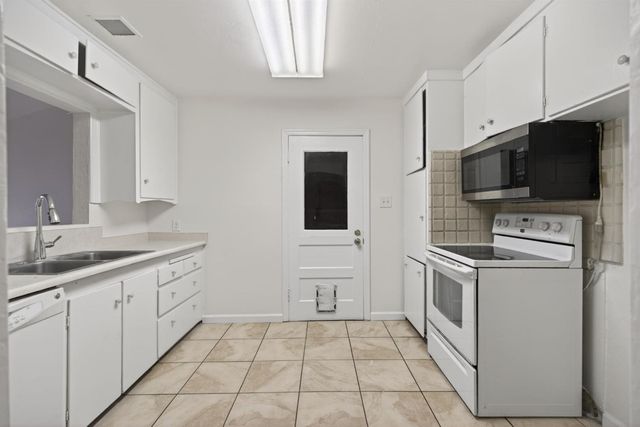 861 Jewell Ave, Yuba City, CA 95991