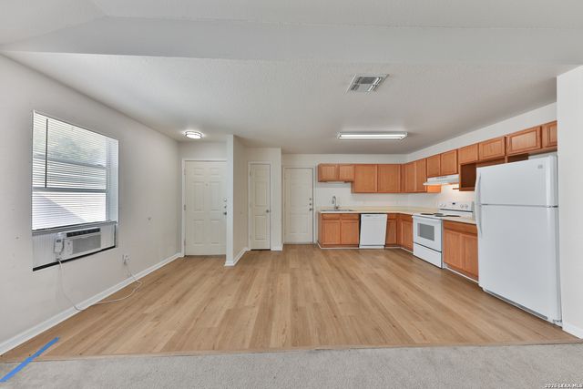 3810 MAVERICK CRK, San Antonio, TX 78247