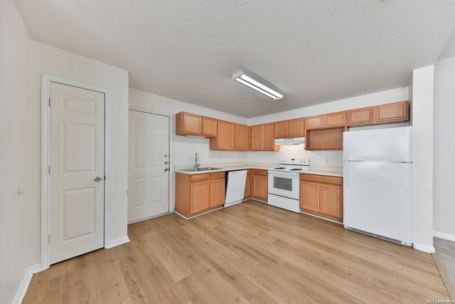 3810 MAVERICK CRK, San Antonio, TX 78247