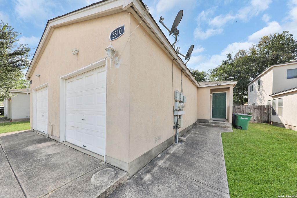 3810 MAVERICK CRK, San Antonio, TX 78247