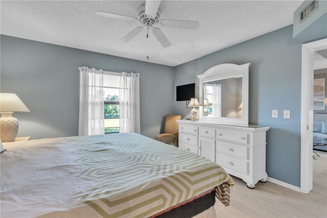 29 Plantation Drive 202, Vero Beach, FL 32966