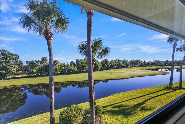 29 Plantation Drive 202, Vero Beach, FL 32966