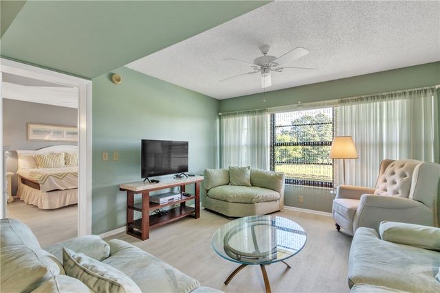 29 Plantation Drive 202, Vero Beach, FL 32966