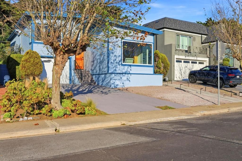 Image 2 of property listing at 98 Wilshire Avenue, Daly City, CA 94015