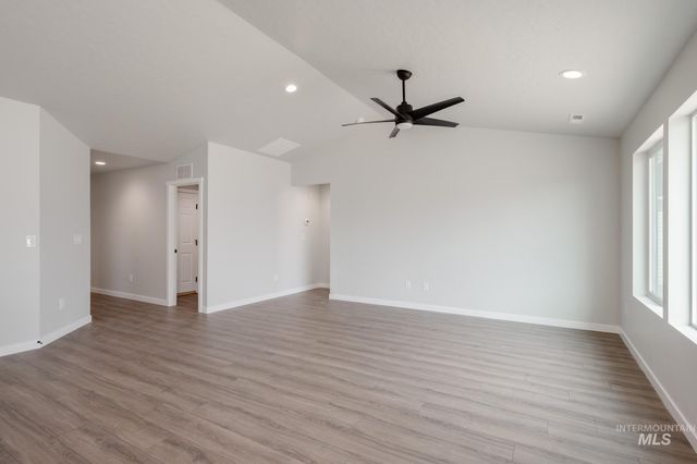 7352 S Bungalow Ave, Meridian, ID 83642