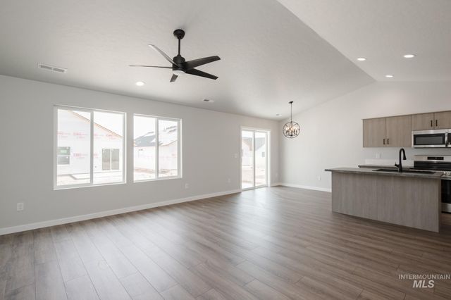 7352 S Bungalow Ave, Meridian, ID 83642