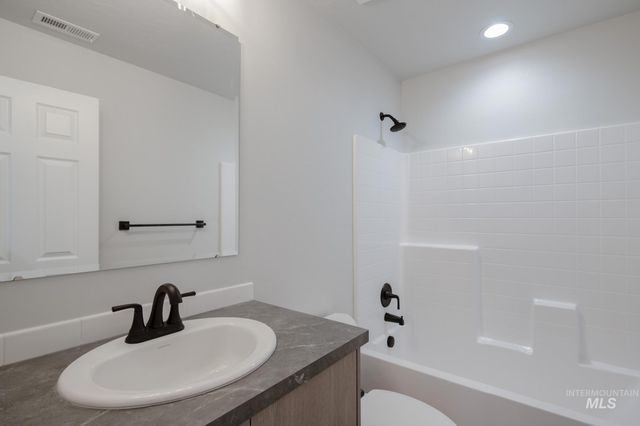 7352 S Bungalow Ave, Meridian, ID 83642