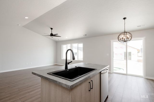 7352 S Bungalow Ave, Meridian, ID 83642