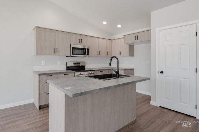 7352 S Bungalow Ave, Meridian, ID 83642