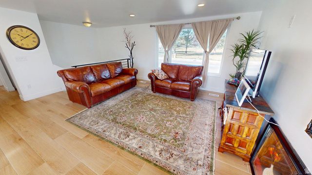 4929 S 1950 W, Taylorsville, UT 84129