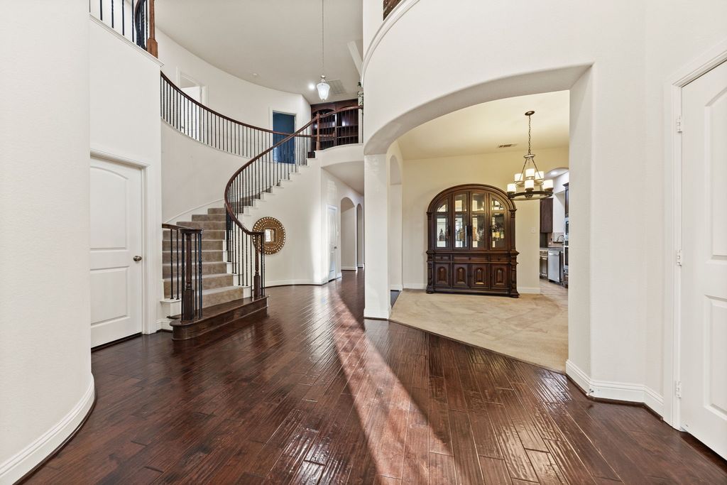 15520 Mayflower Trail, Fort Worth, TX 76262