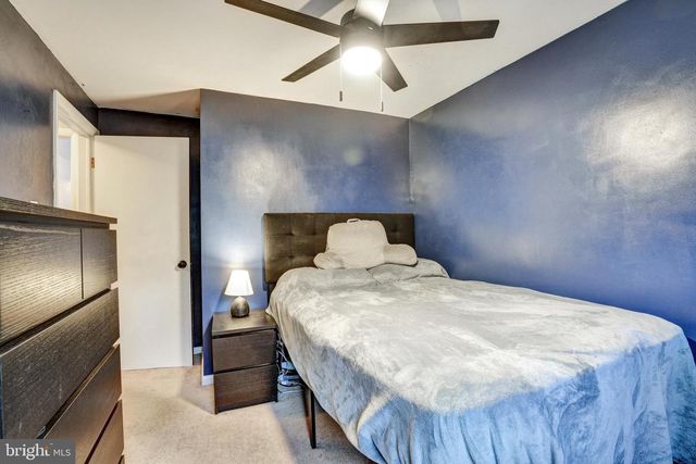 708 LAMP POST LN, Aston, PA 19014