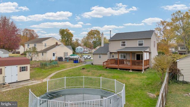 708 LAMP POST LN, Aston, PA 19014