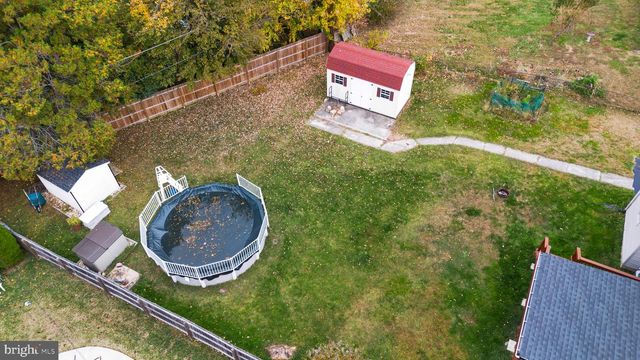 708 LAMP POST LN, Aston, PA 19014