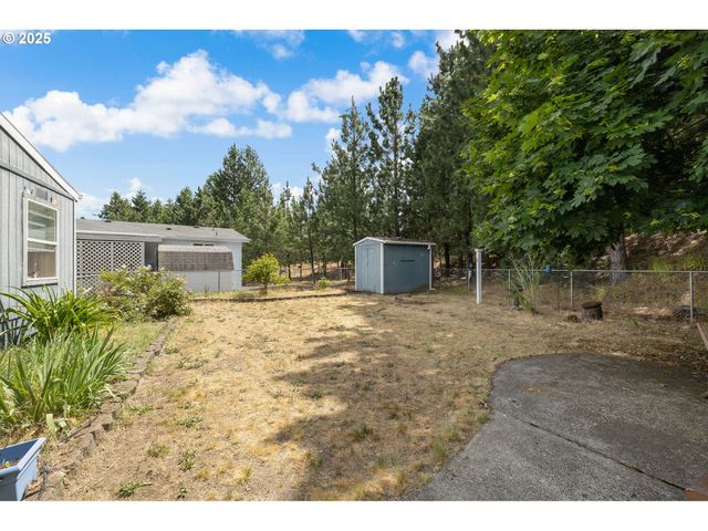 10400 Se COOK Ct 65, Milwaukie, OR 97222