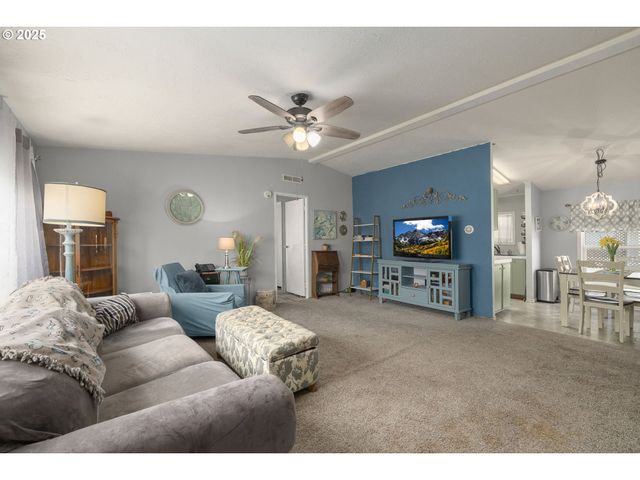 10400 Se COOK Ct 65, Milwaukie, OR 97222