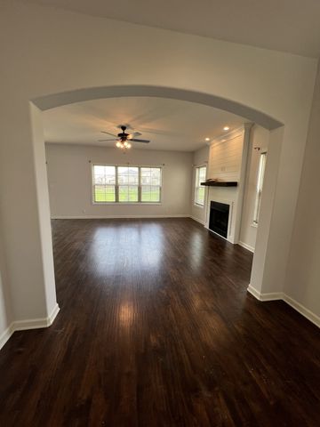 660 Elm St, Clarksville, TN 37040