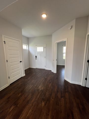 660 Elm St, Clarksville, TN 37040