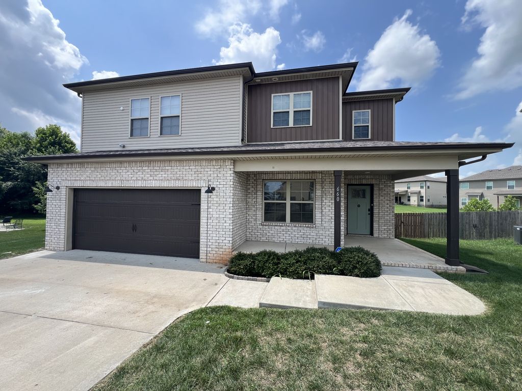 660 Elm St, Clarksville, TN 37040