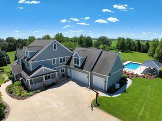 5021 Sherwood Court, Burlington, WI 53105