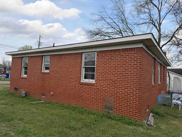 135 CUMBERLAND ST, Savannah, TN 38372