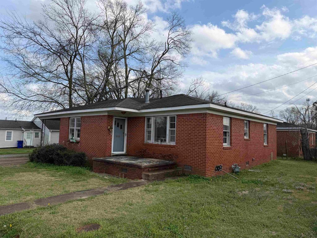 135 CUMBERLAND ST, Savannah, TN 38372