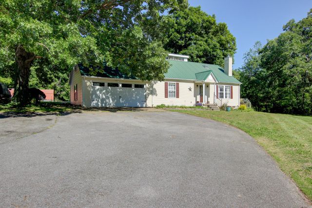4507 Highway 48, Cumberland Furnace, TN 37051