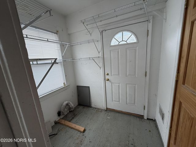 3933 Lockwood Avenue, Toledo, OH 43612